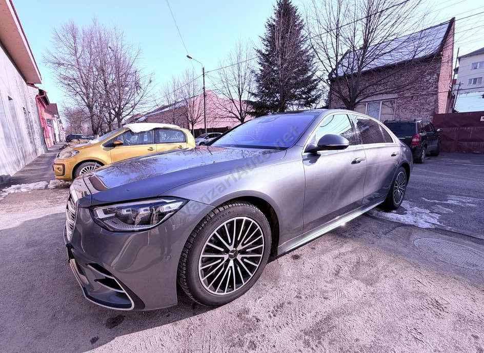 Mercedes-Benz S