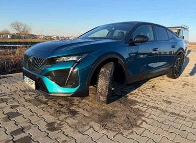Peugeot 408