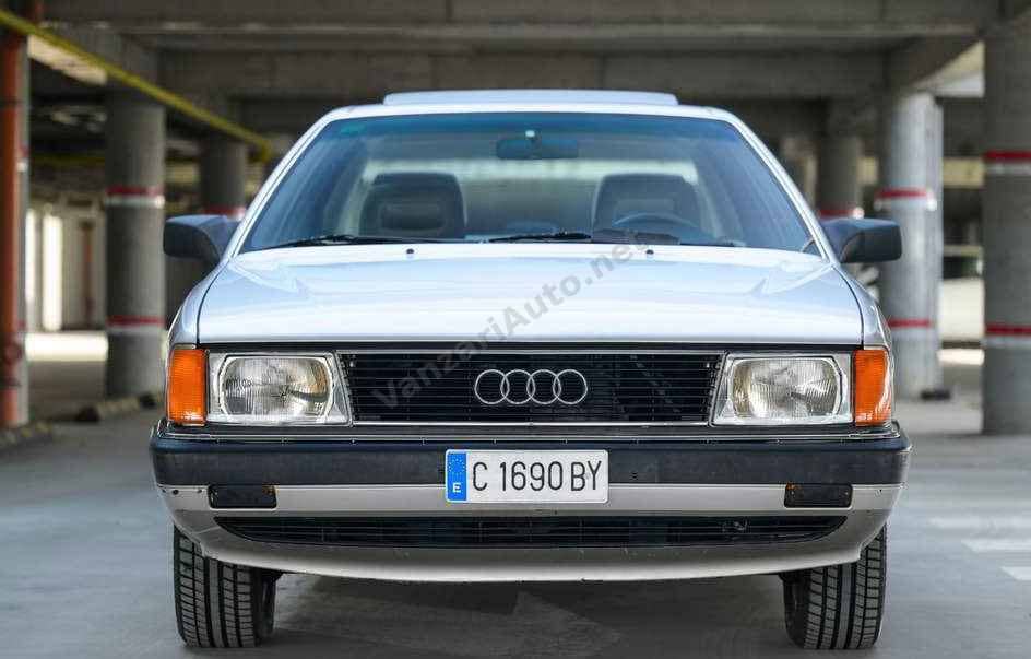 Audi 100
