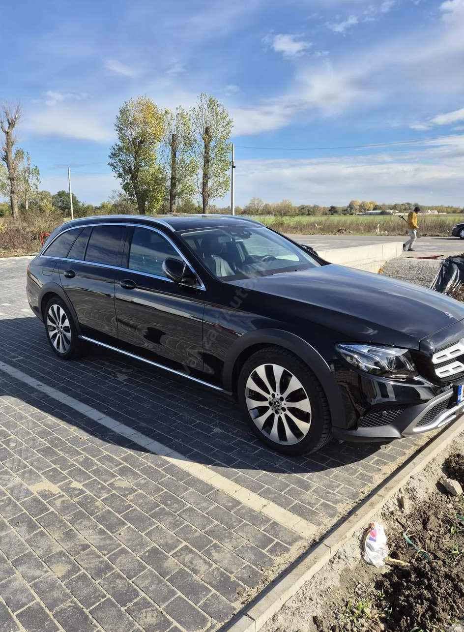 Mercedes-Benz E