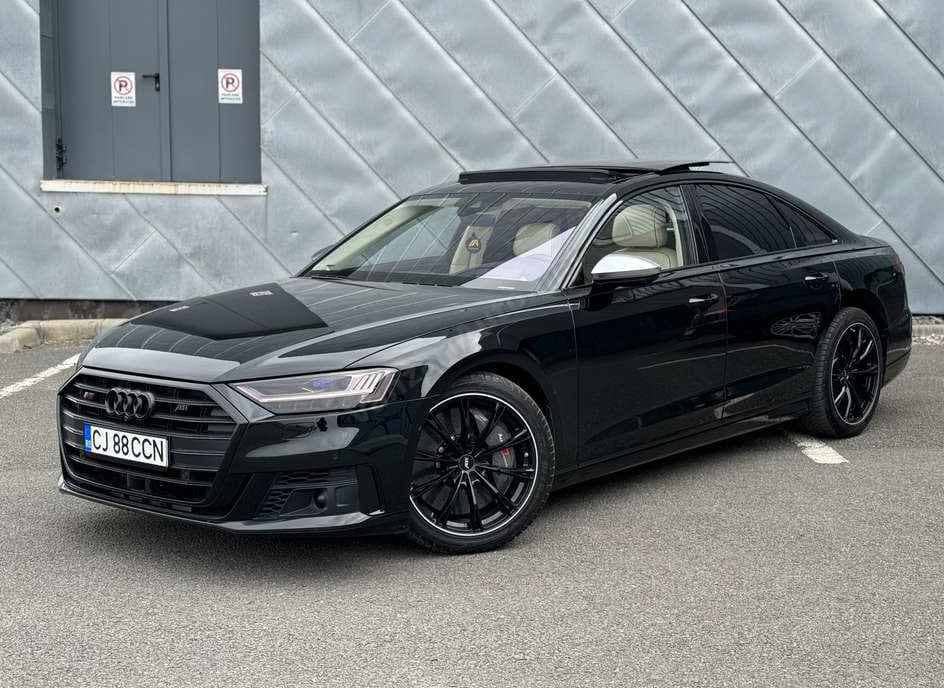 Audi S8
