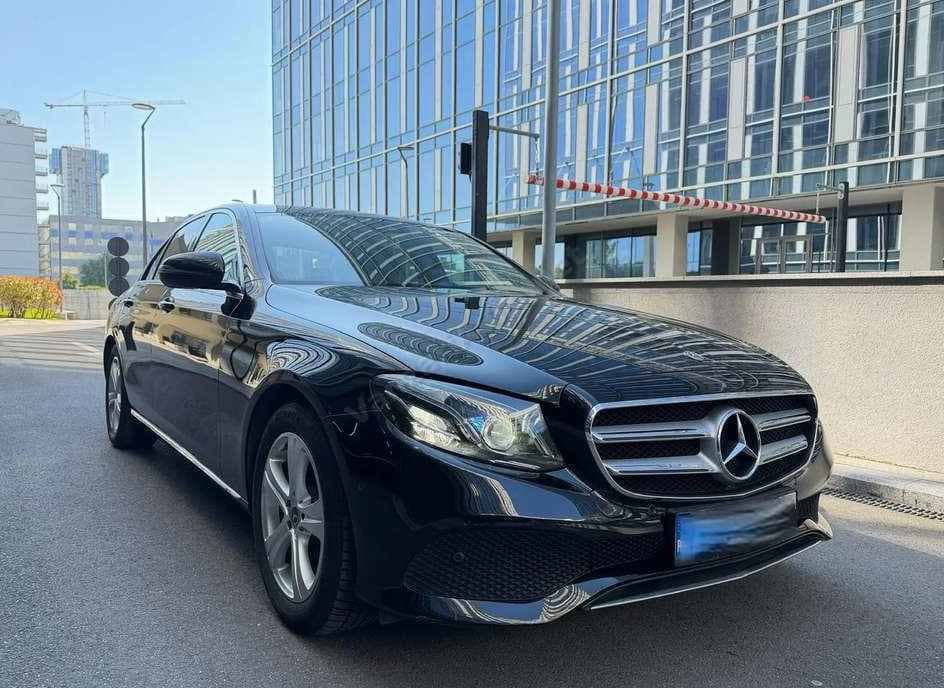 Mercedes-Benz E