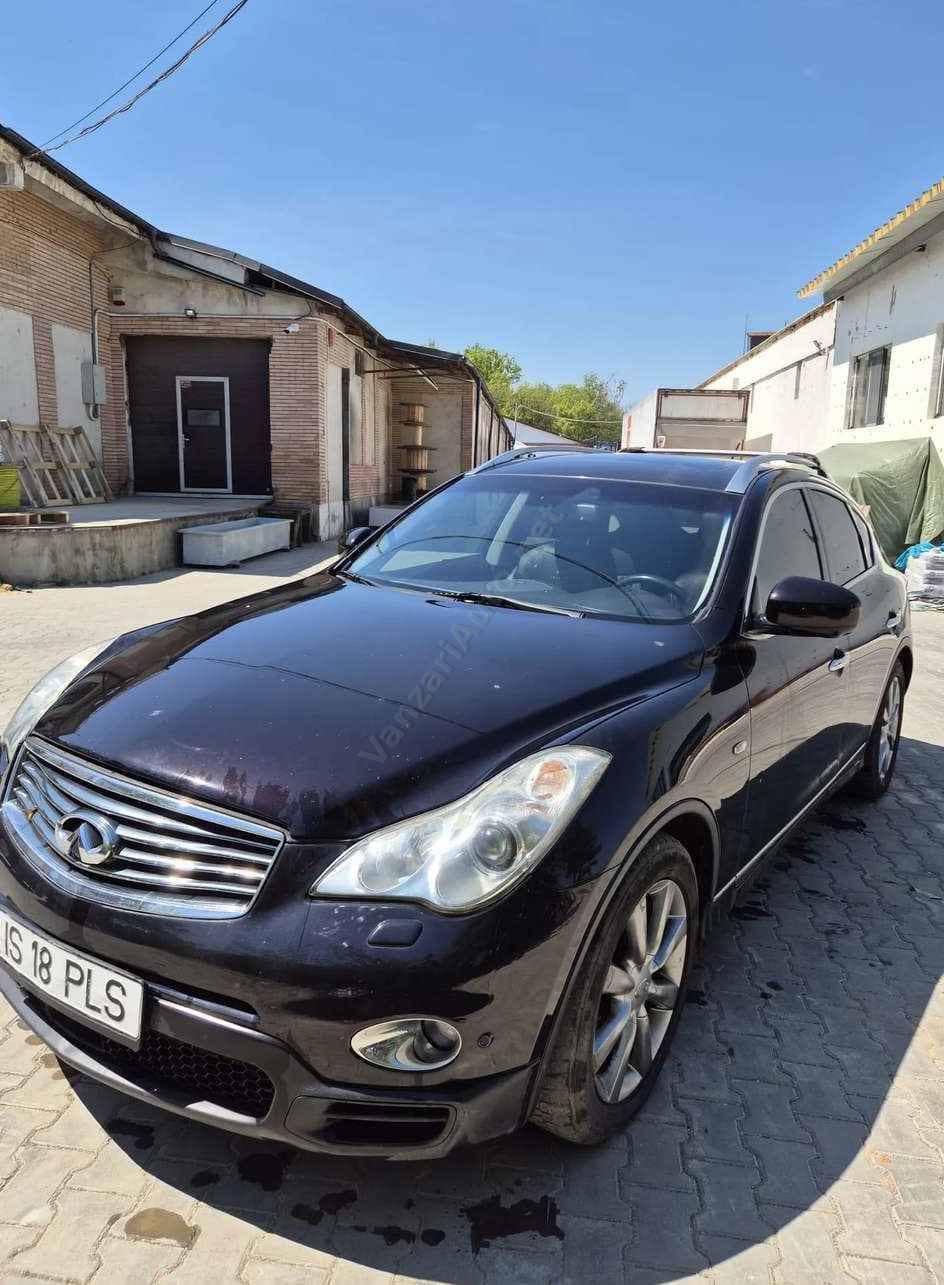 Infiniti EX 30