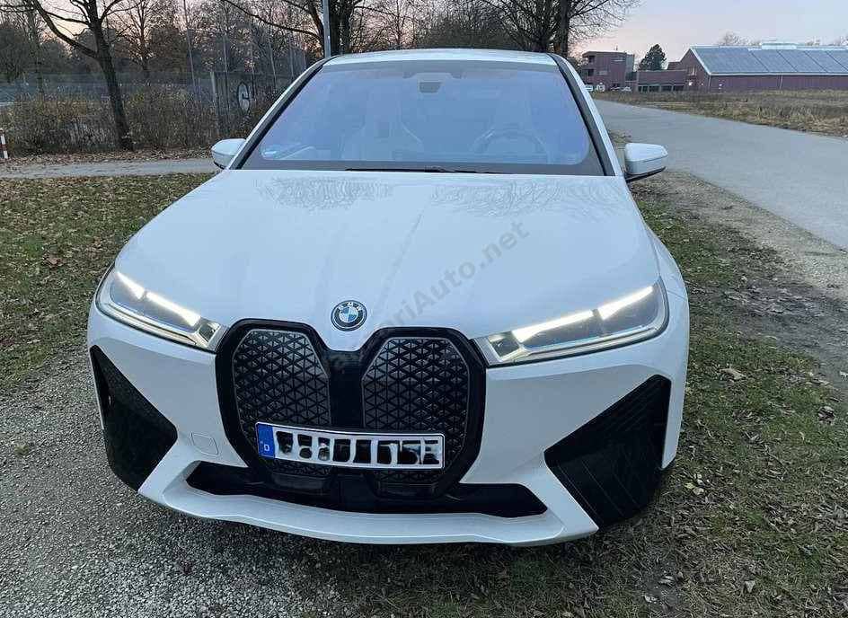 BMW iX