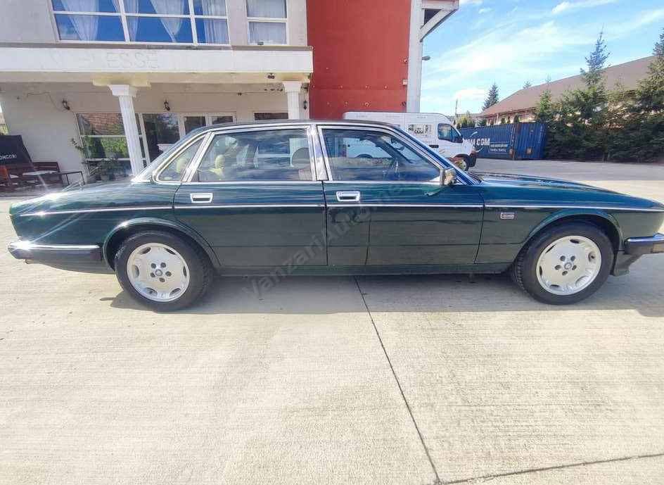Jaguar XJ