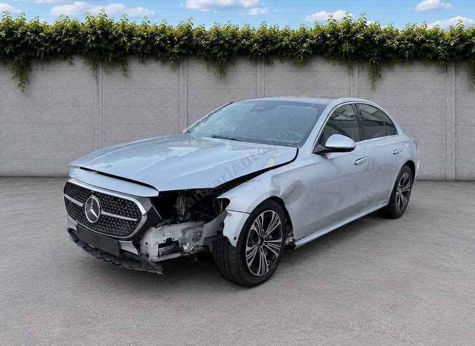 Mercedes-Benz E