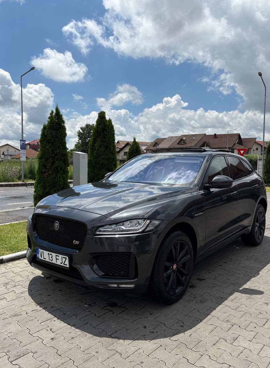 Jaguar F-Pace