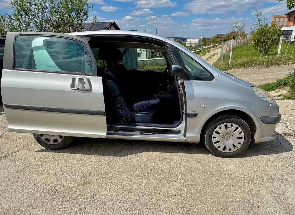 Peugeot 1007