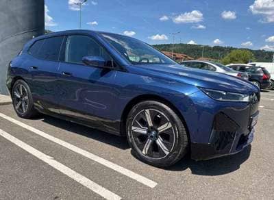 BMW iX
