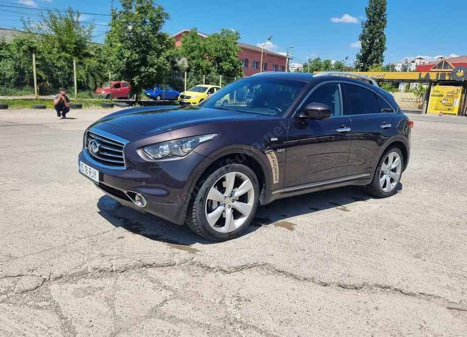Infiniti Q70