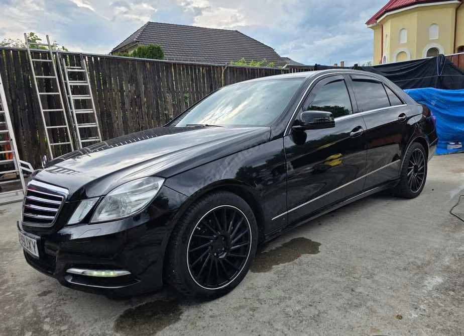 Mercedes-Benz E