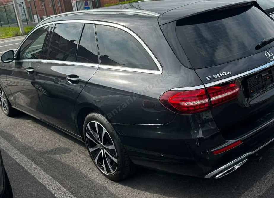 Mercedes-Benz E
