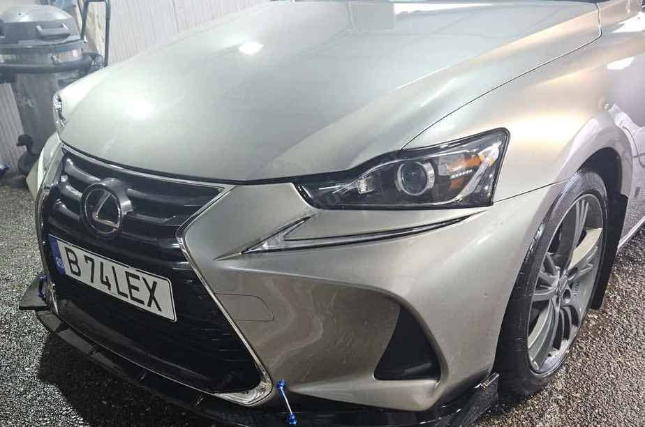 Lexus Seria IS