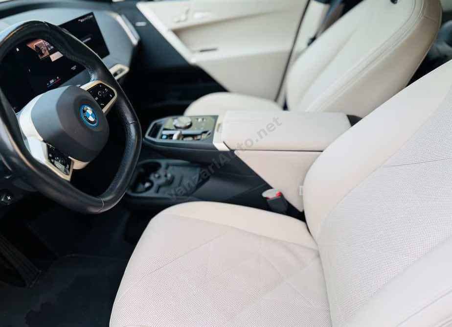 BMW iX