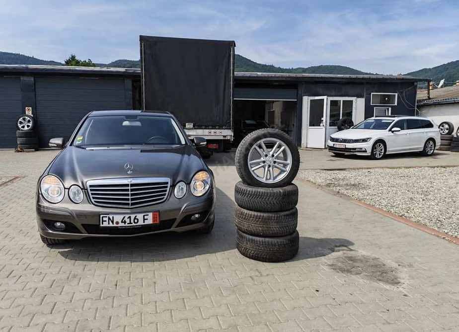 Mercedes-Benz E