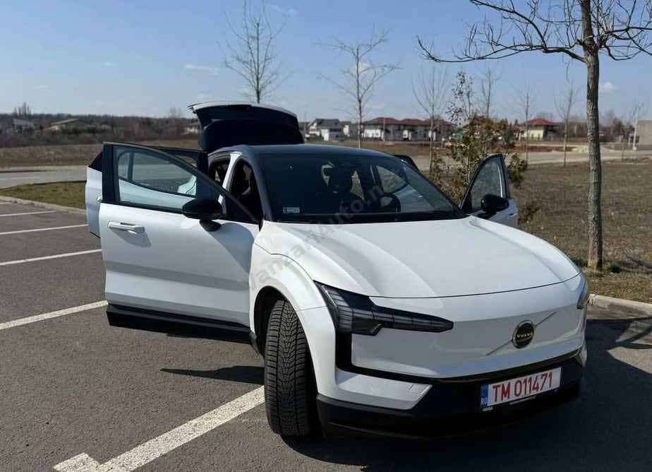 Volvo EX30
