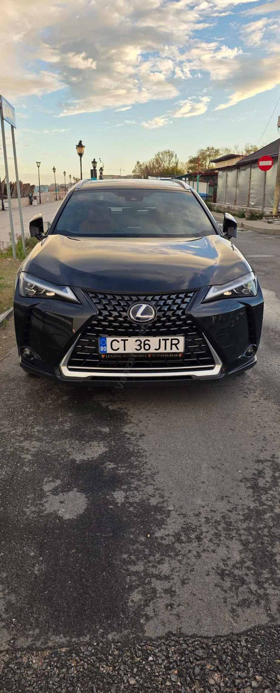 Lexus UX