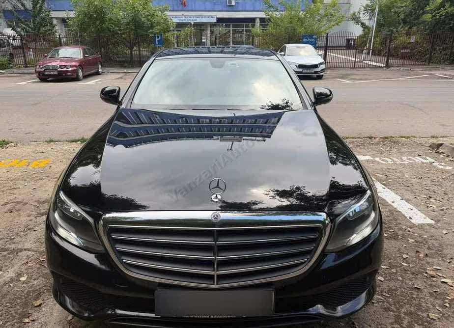 Mercedes-Benz E