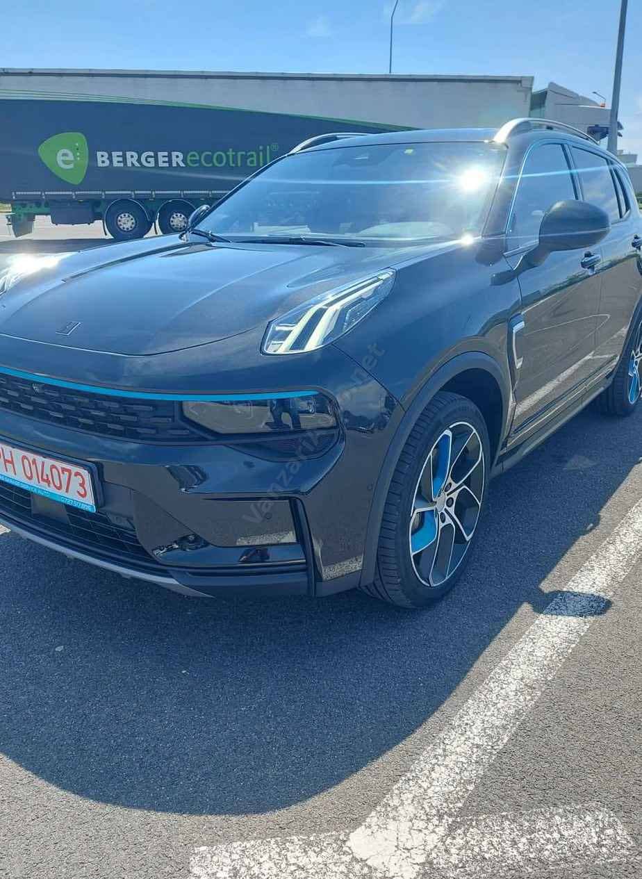 Lynk&Co 01