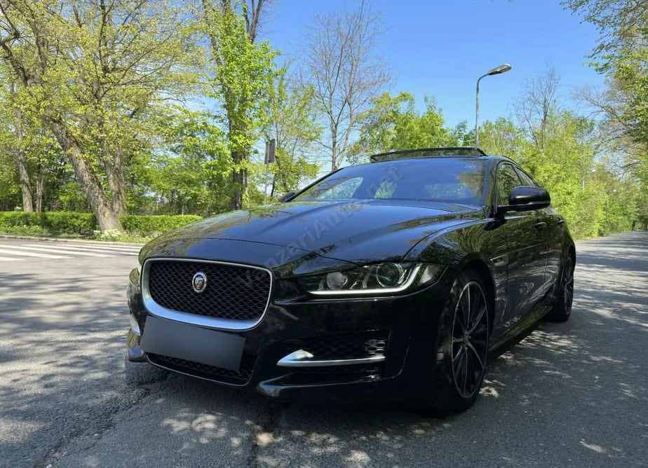Jaguar XE