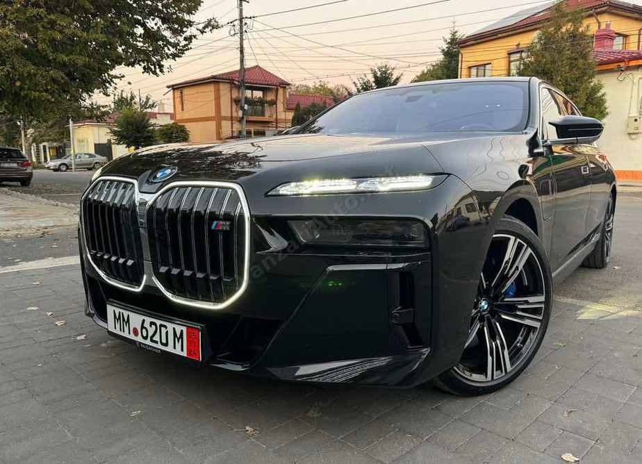BMW M7