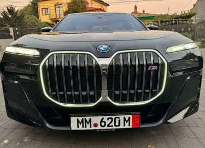 BMW M7