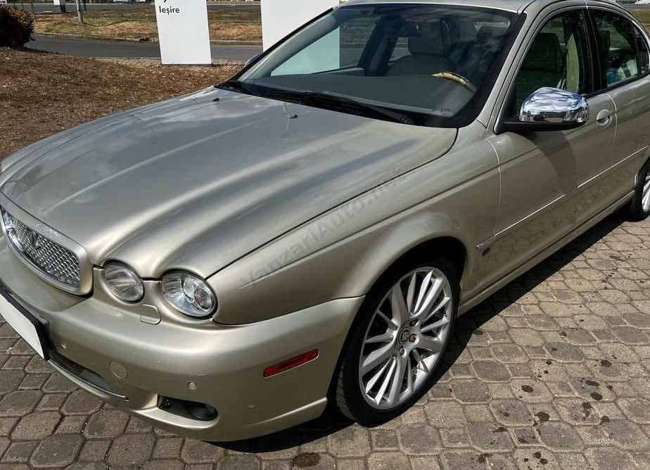 Jaguar X-Type