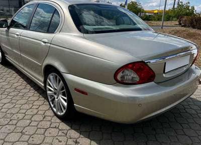 Jaguar X-Type