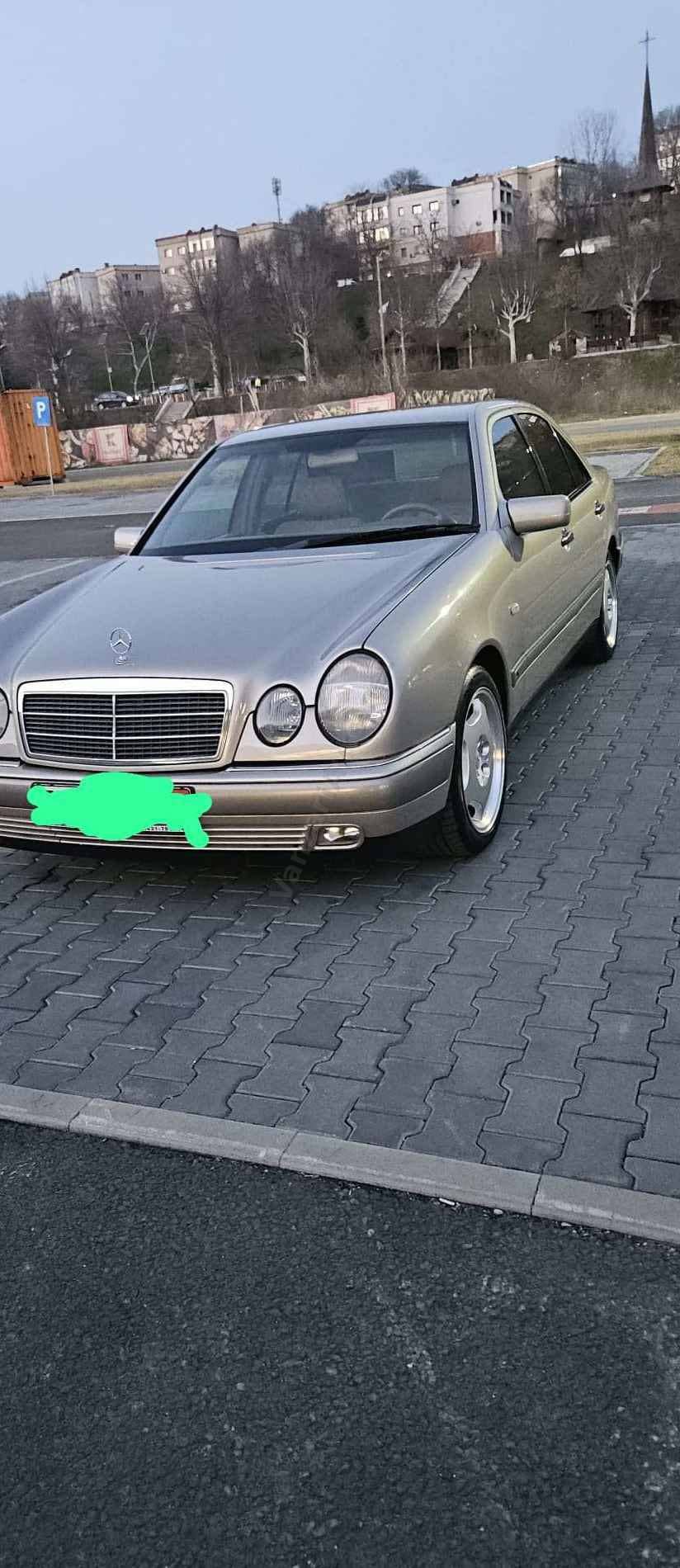 Mercedes-Benz E