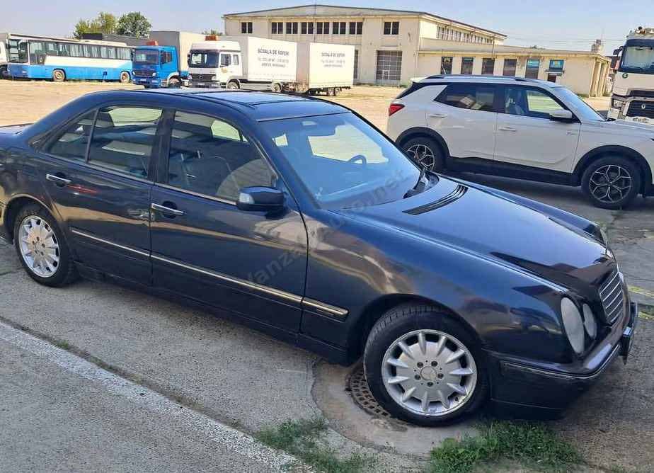 Mercedes-Benz E