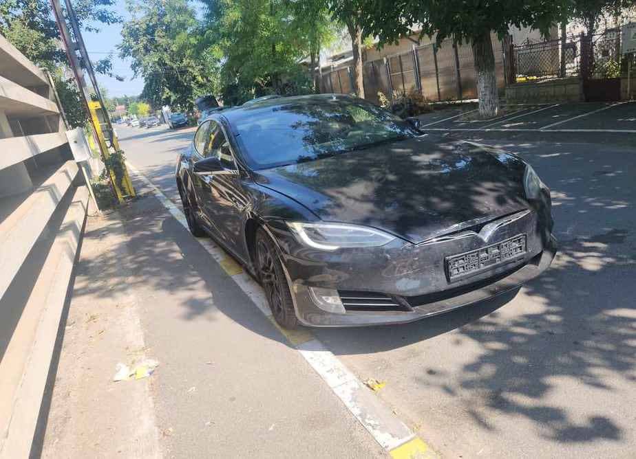 Tesla Model S