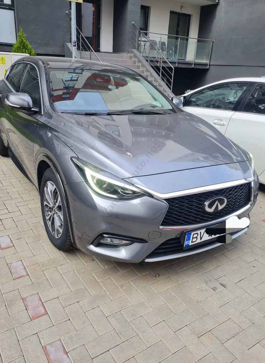 Infiniti Q30