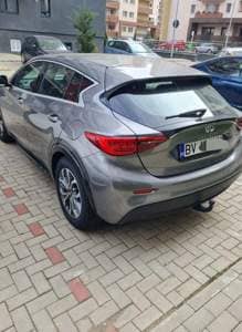 Infiniti Q30