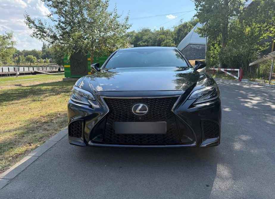 Lexus Seria LS