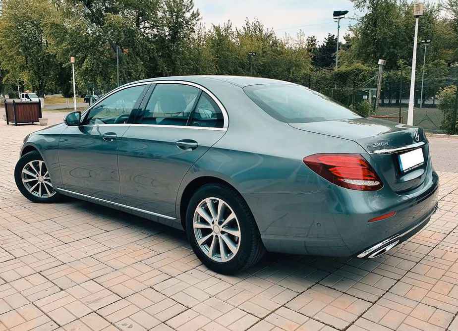Mercedes-Benz E