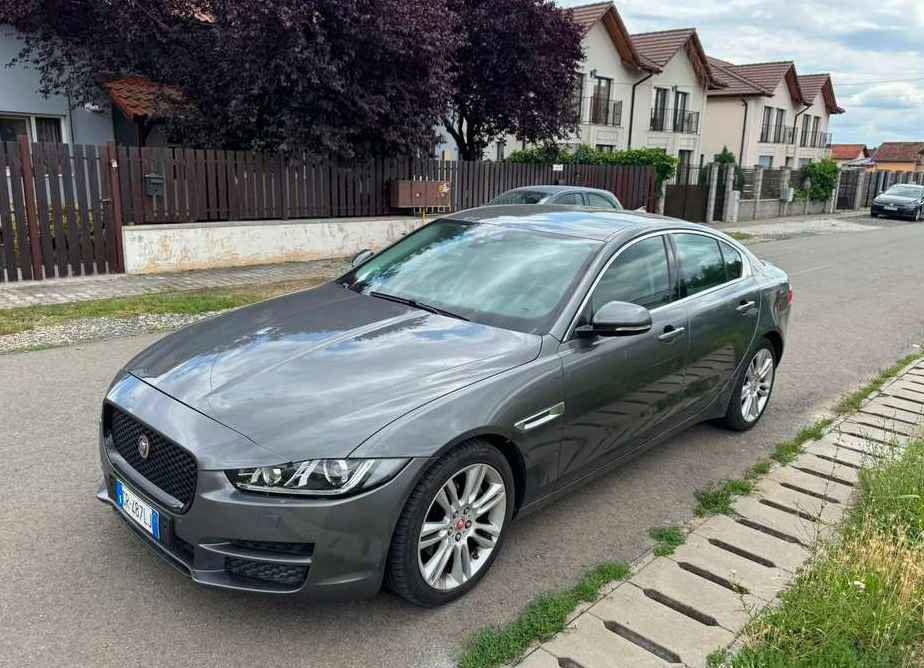 Jaguar XE