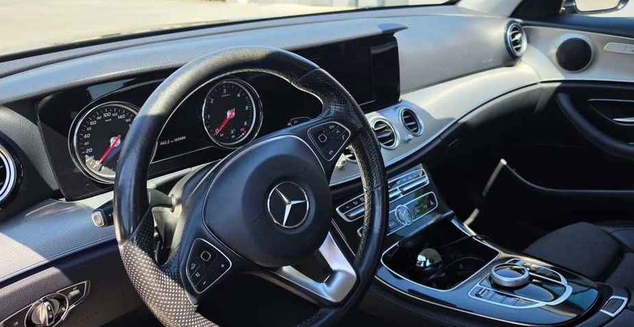 Mercedes-Benz E