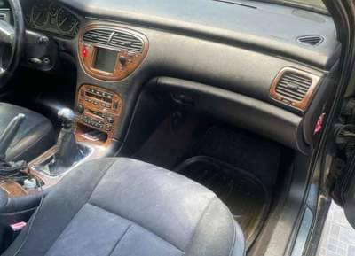 Peugeot 607