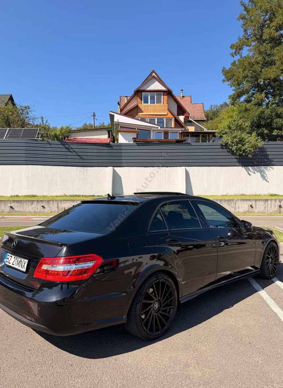 Mercedes-Benz E