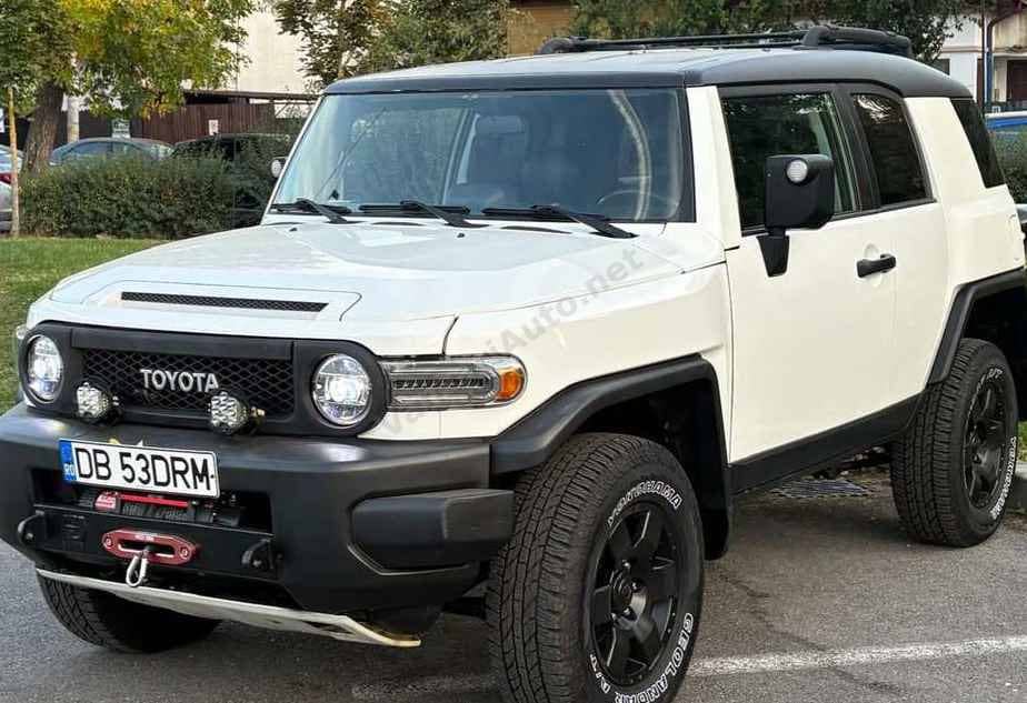 Toyota FJ