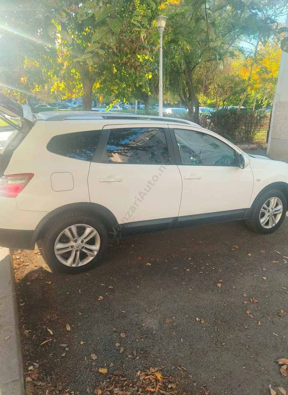 Nissan Qashqai+2
